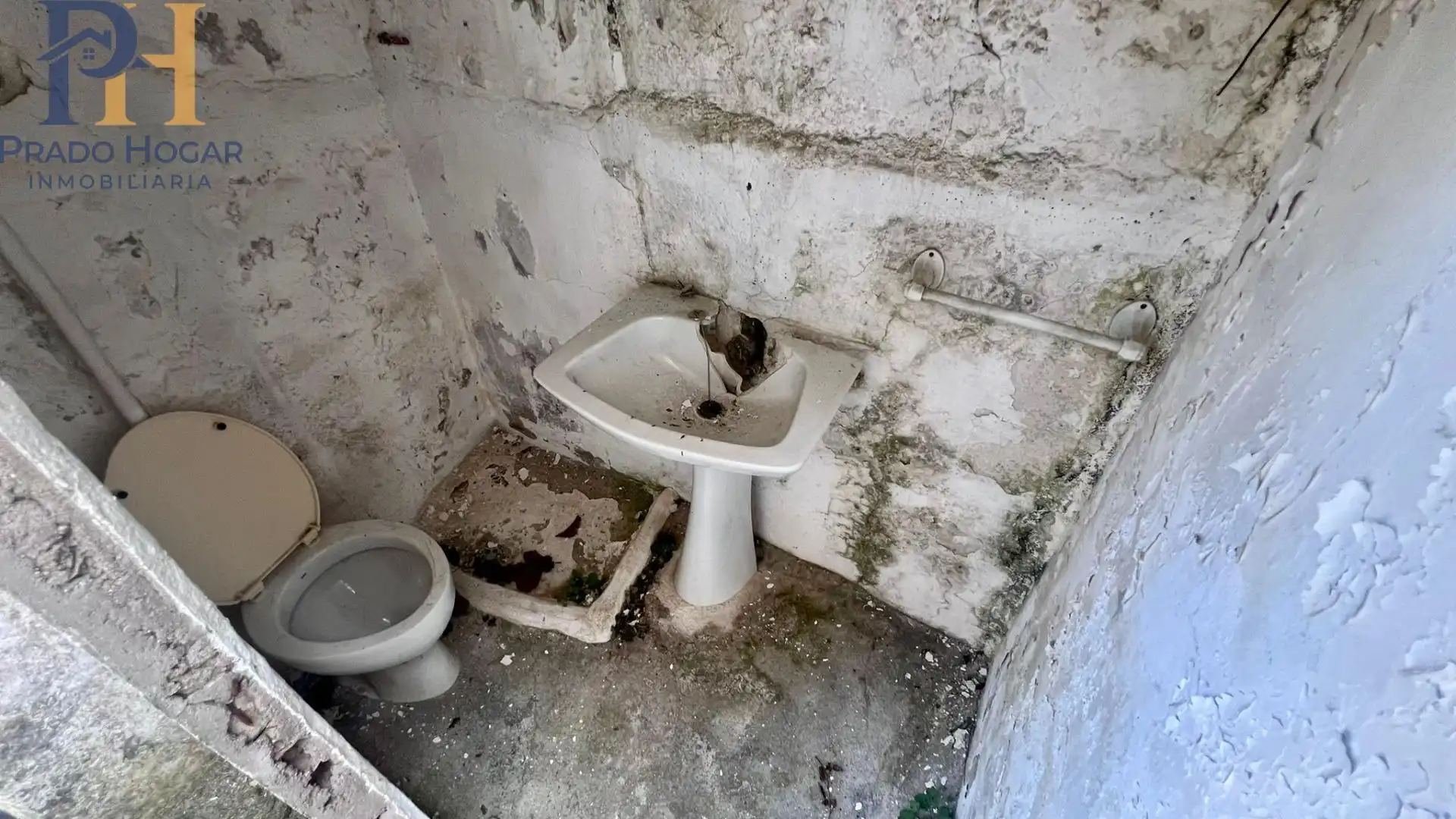 Bany de Casa o xalet en venda en Montesclaros amb Balcó