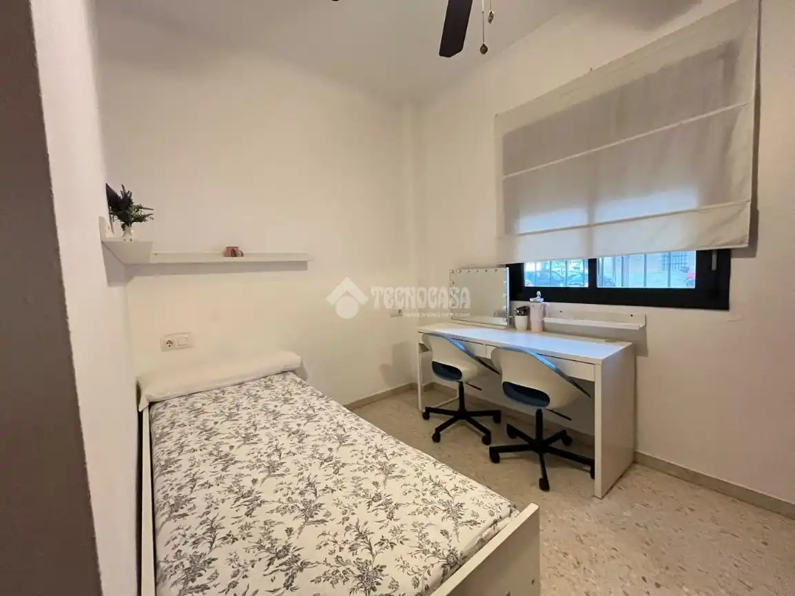 Habitación de Piso en venta en Dos Hermanas con Trastero