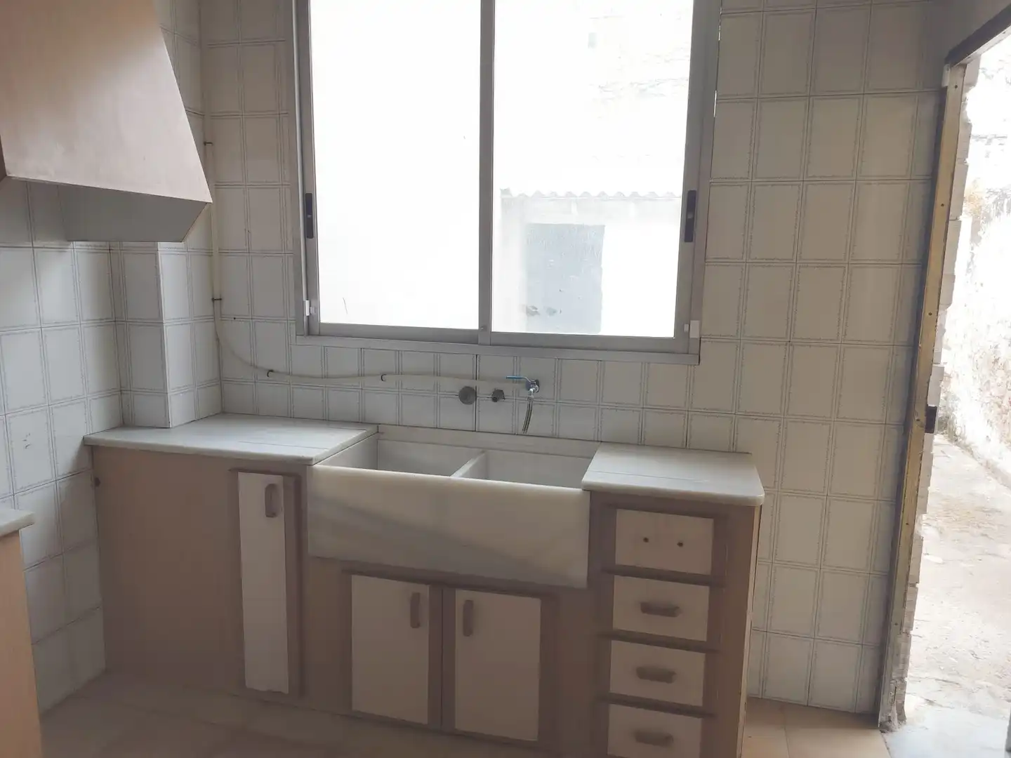 Cuina de Casa o xalet en venda en La Pobla de Vallbona amb Terrassa i Traster