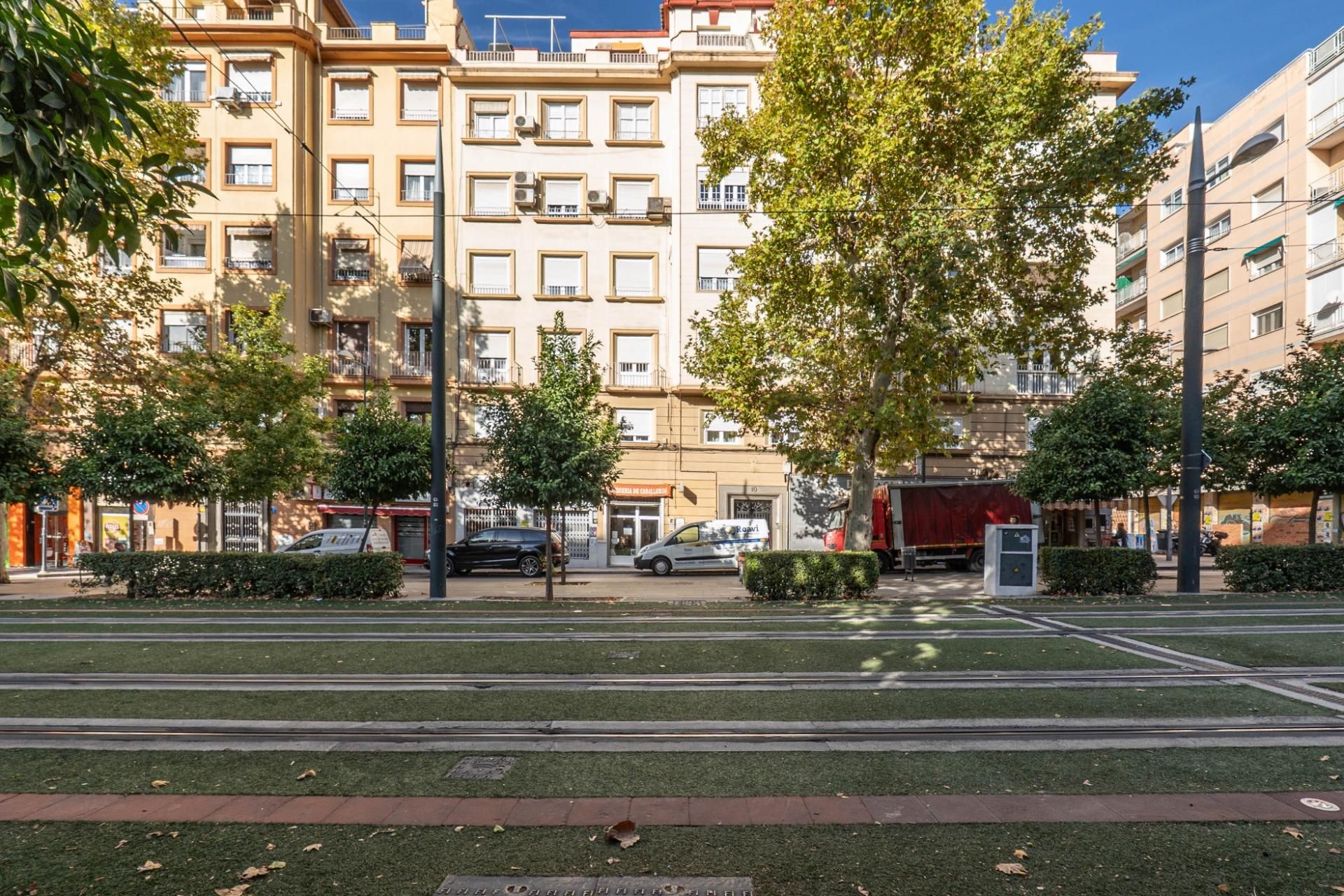 Vista exterior de Pis en venda en  Granada Capital amb Aire condicionat