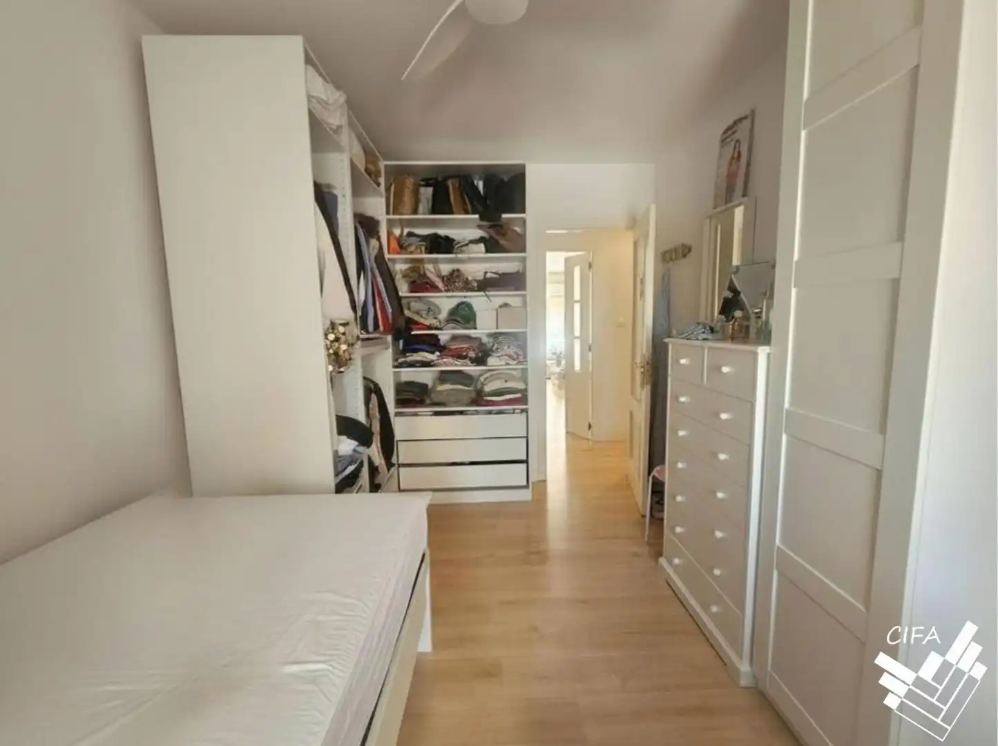 Dormitori de Pis en venda en Vinaròs amb Parquet, Moblat i Balcó