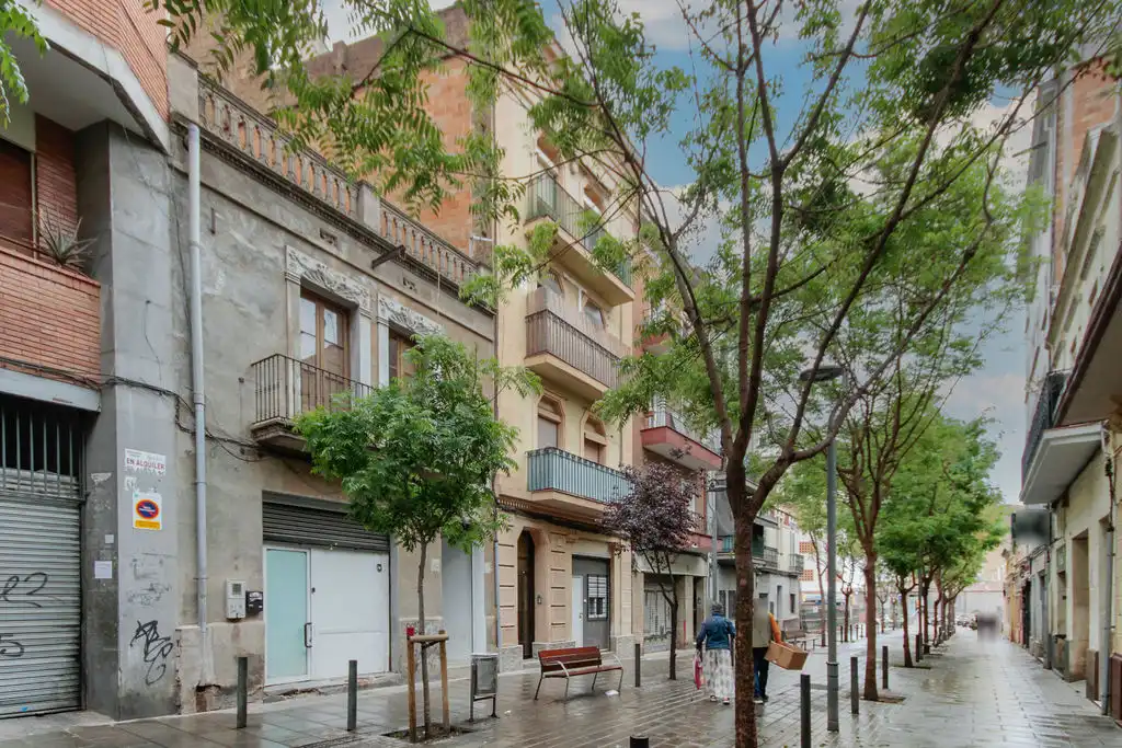 Vista exterior de Pis en venda en L'Hospitalet de Llobregat