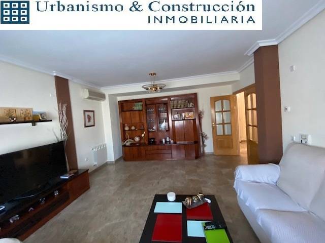 Casa adosada en Venta en Los Rosales