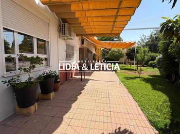 Detached house with pool for sale in Mairena del Alcor