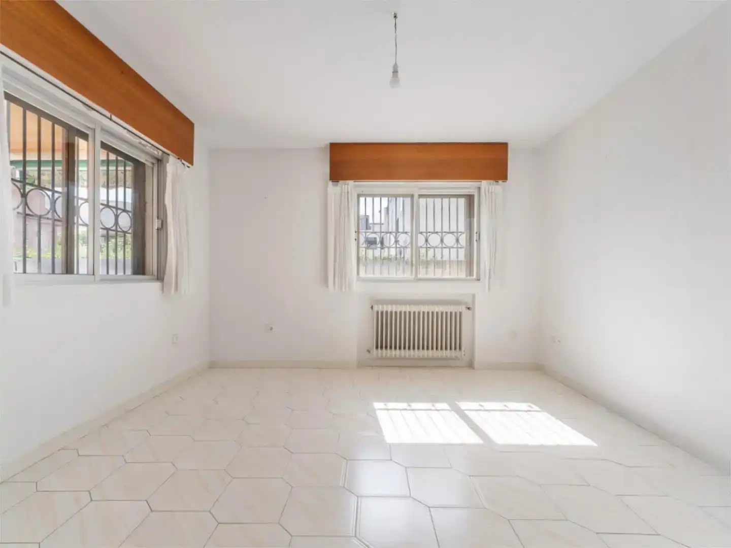 Piso en venta en Alcalá de Henares con Jardín privado, Trastero y Piscina