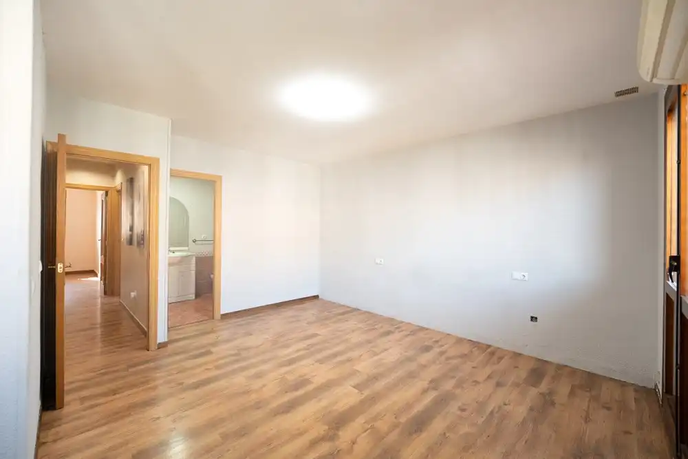 Casa o chalet en venta en Chiva con Jardín privado, Terraza y Piscina