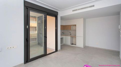 Foto 5 de Piso en venta en Ramón Gallud, Las Piscinas Naturales, Torrevieja