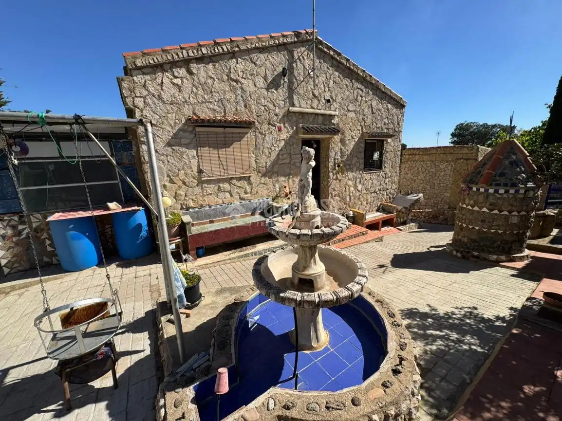 Vista exterior de Casa o chalet en venta en Montroi / Montroy con Jardín privado, Terraza y Piscina