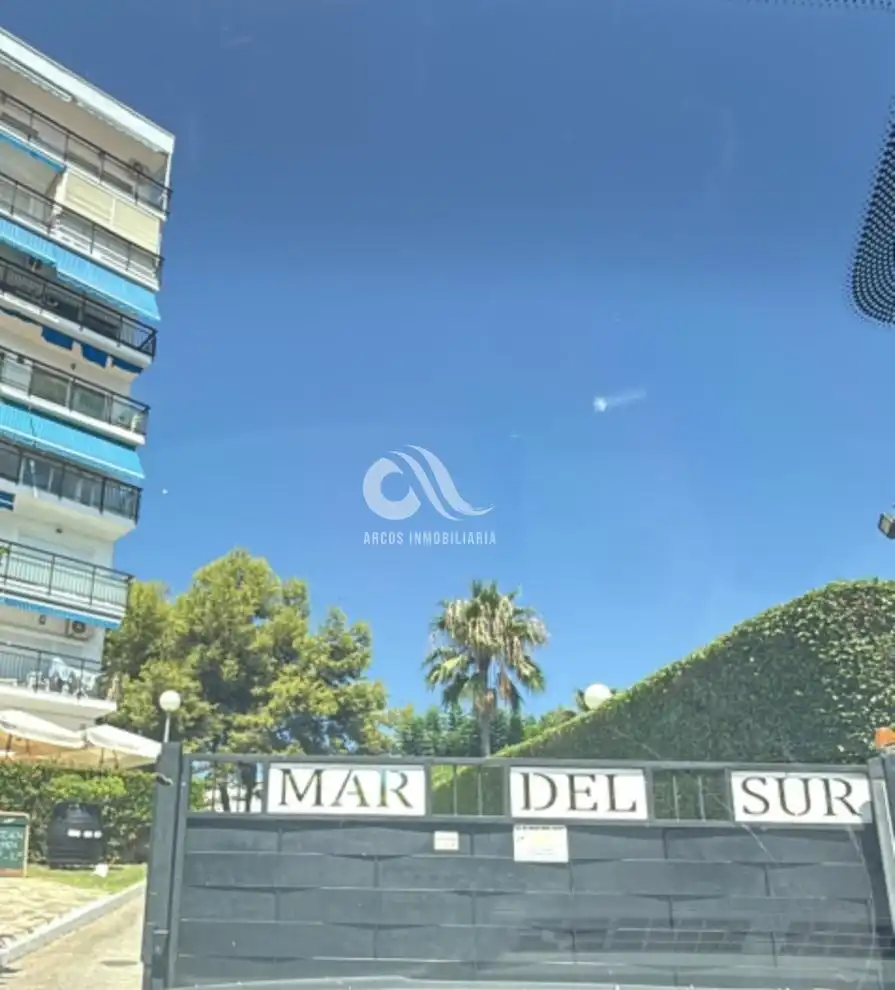 Vista exterior de Pis en venda en Benalmádena amb Piscina comunitària