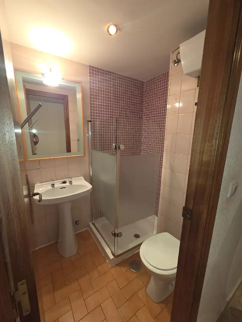Bathroom of Flat for rent in Badajoz  with Air Conditioner, Terrace and Furnished
