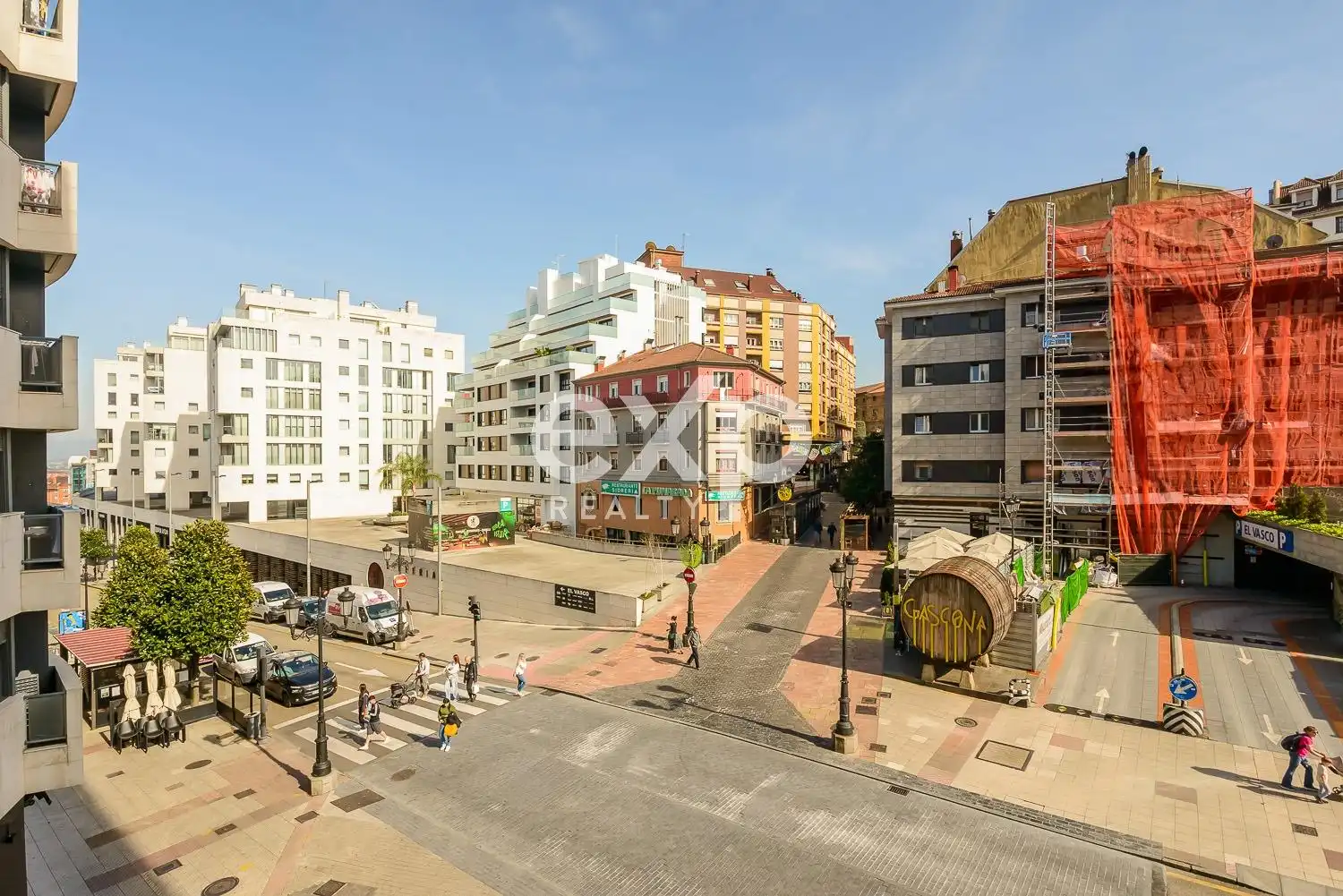 Vista exterior de Pis en venda en Oviedo  amb Calefacció, Parquet i Moblat