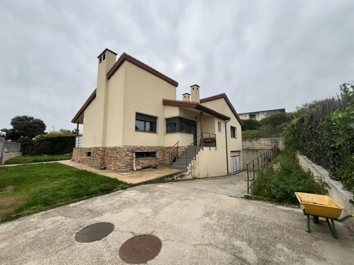Vista exterior de Casa o chalet para compartir en Aranda de Duero con Jardín privado, Parquet y Amueblado