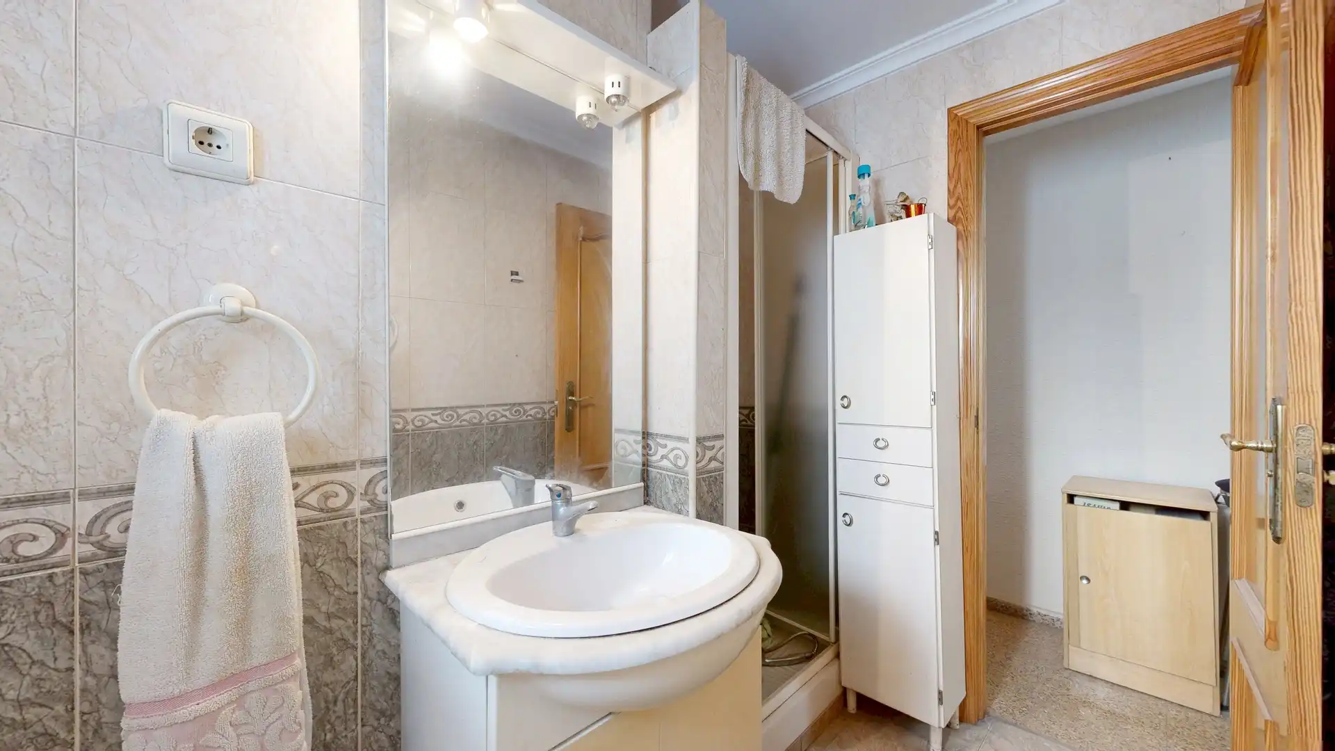 Baño de Piso en venta en Paterna con Balcón