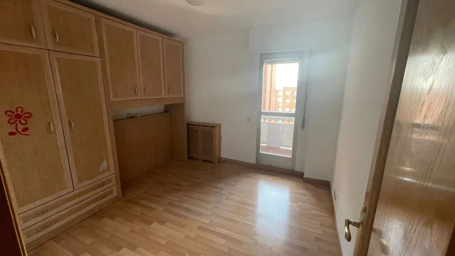 Wohnung zur Miete in Avenida de Moratalaz, Marroquina