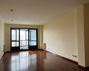 Living room of Flat for sale in Vigo   with Terrace, Swimming Pool and Balcony