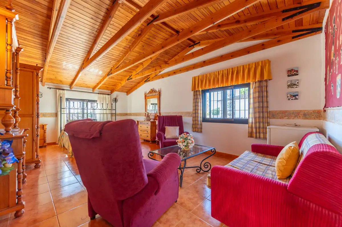 Sala de estar de Casa adosada en venta en Marbella con Aire acondicionado y Terraza