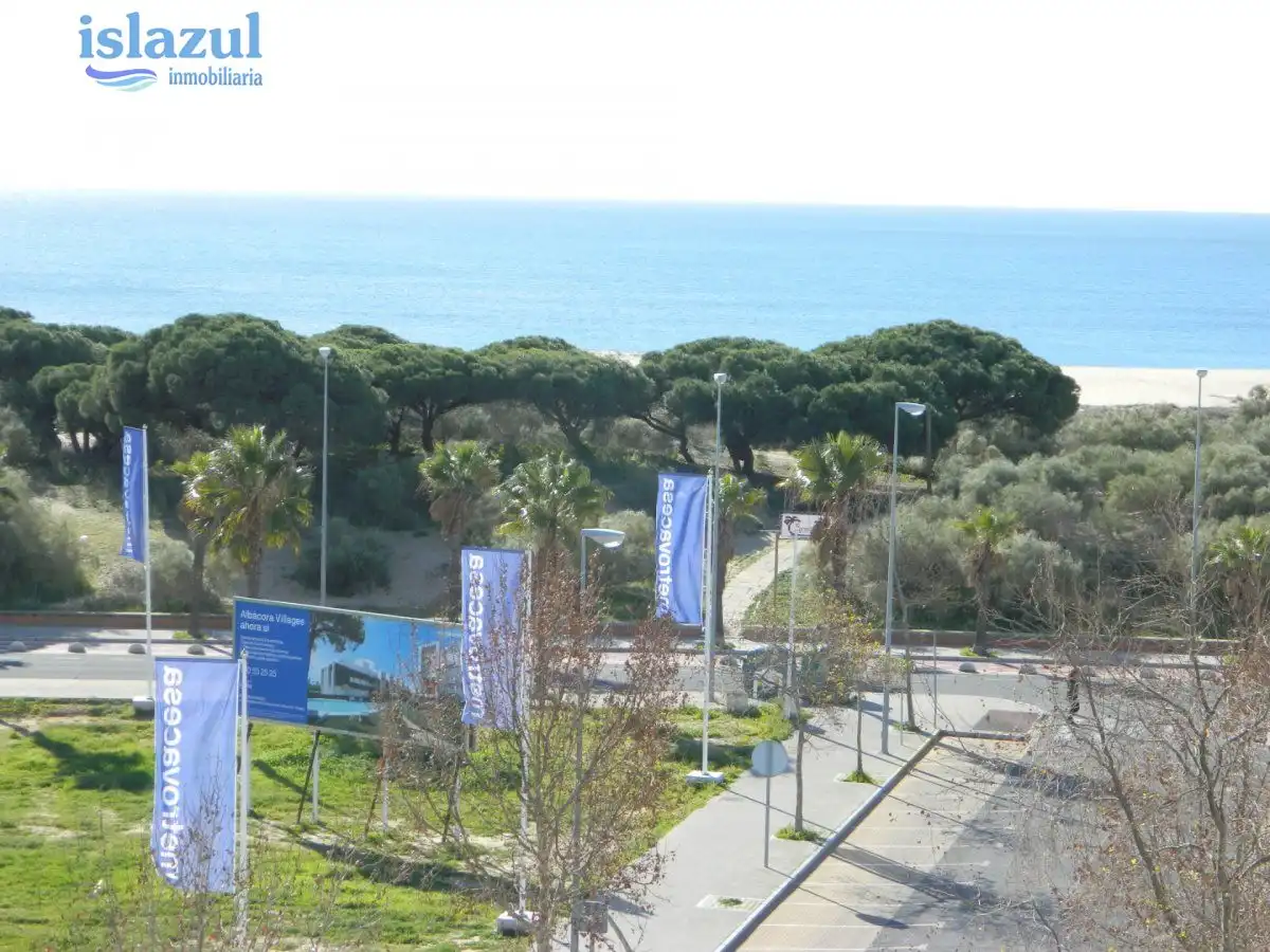 Vista exterior de Apartamento de alquiler en Isla Cristina con Aire acondicionado, Jardín privado y Terraza