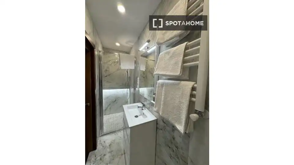 Flat with terrace to rent in Tetuán, imagen 2