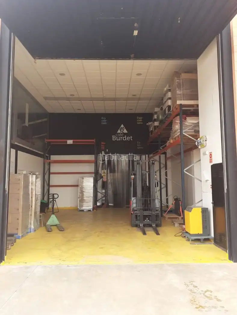 Industriegebäude zum Verkauf in Avinguda Verge de la Pau 43, imagen 29