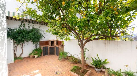 GRAN CASA DE 5 HABITACIONES EN EL CENTRO DE ALCALA DE GUADAIRA.