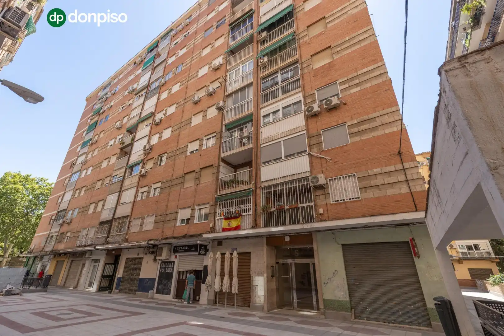 Vista exterior de Piso en venta en Granada con Terraza