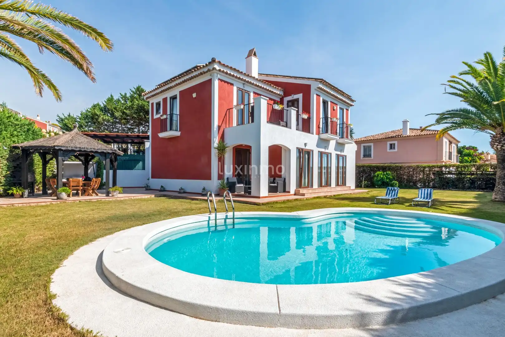 Chalet con terraza en venta en Golf Bahía