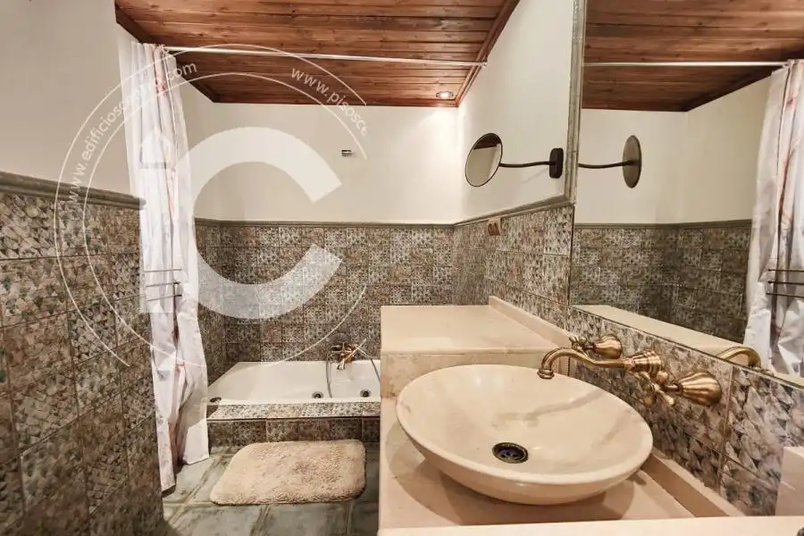 Baño de Casa o chalet de alquiler en Huétor Vega con Aire acondicionado y Jardín privado