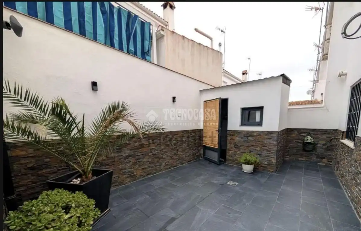 Vista exterior de Casa o chalet en venta en Linares con Aire acondicionado