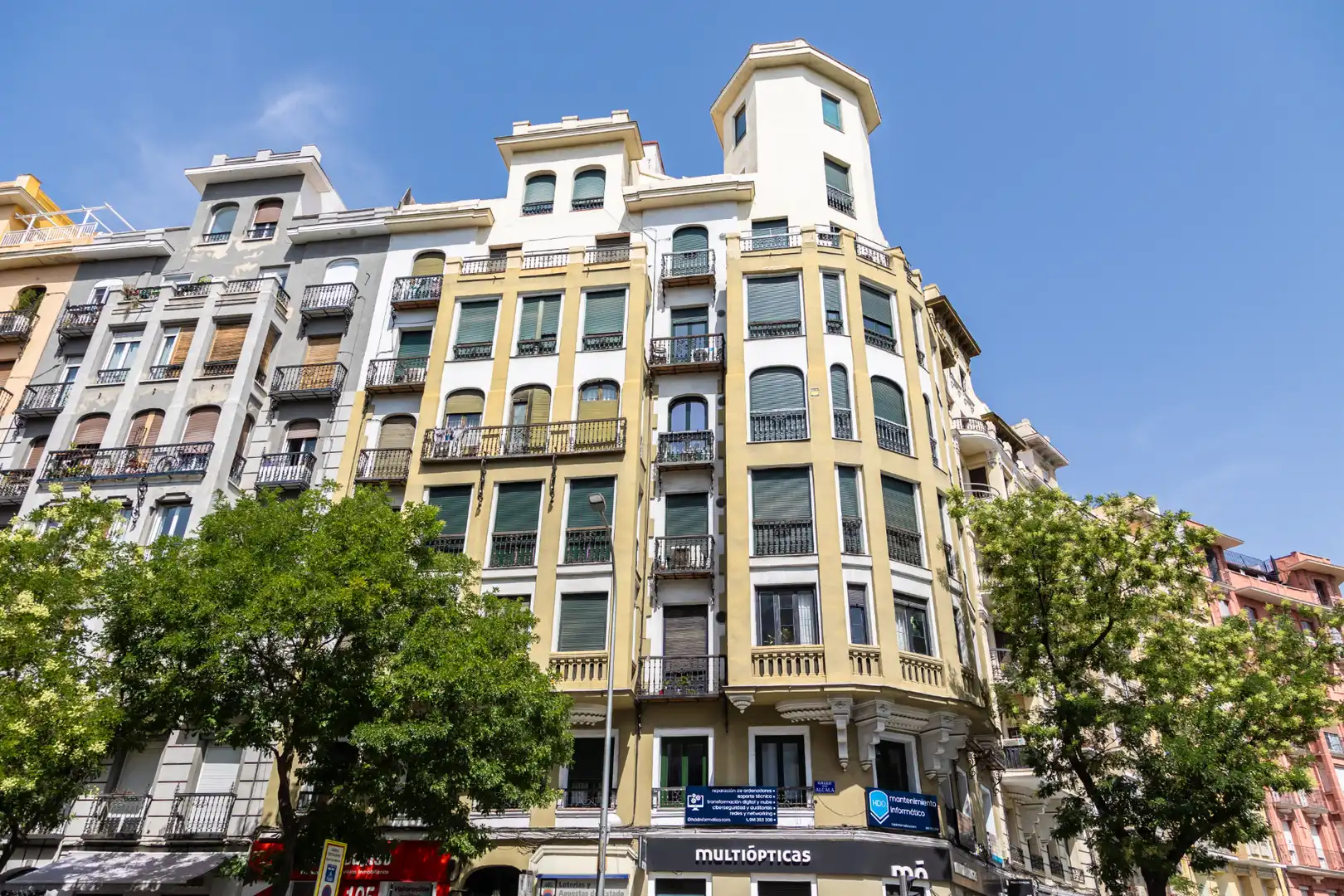 Exterior view of Flat for sale in Madrid  with Air Conditioner, Heating and Storage room