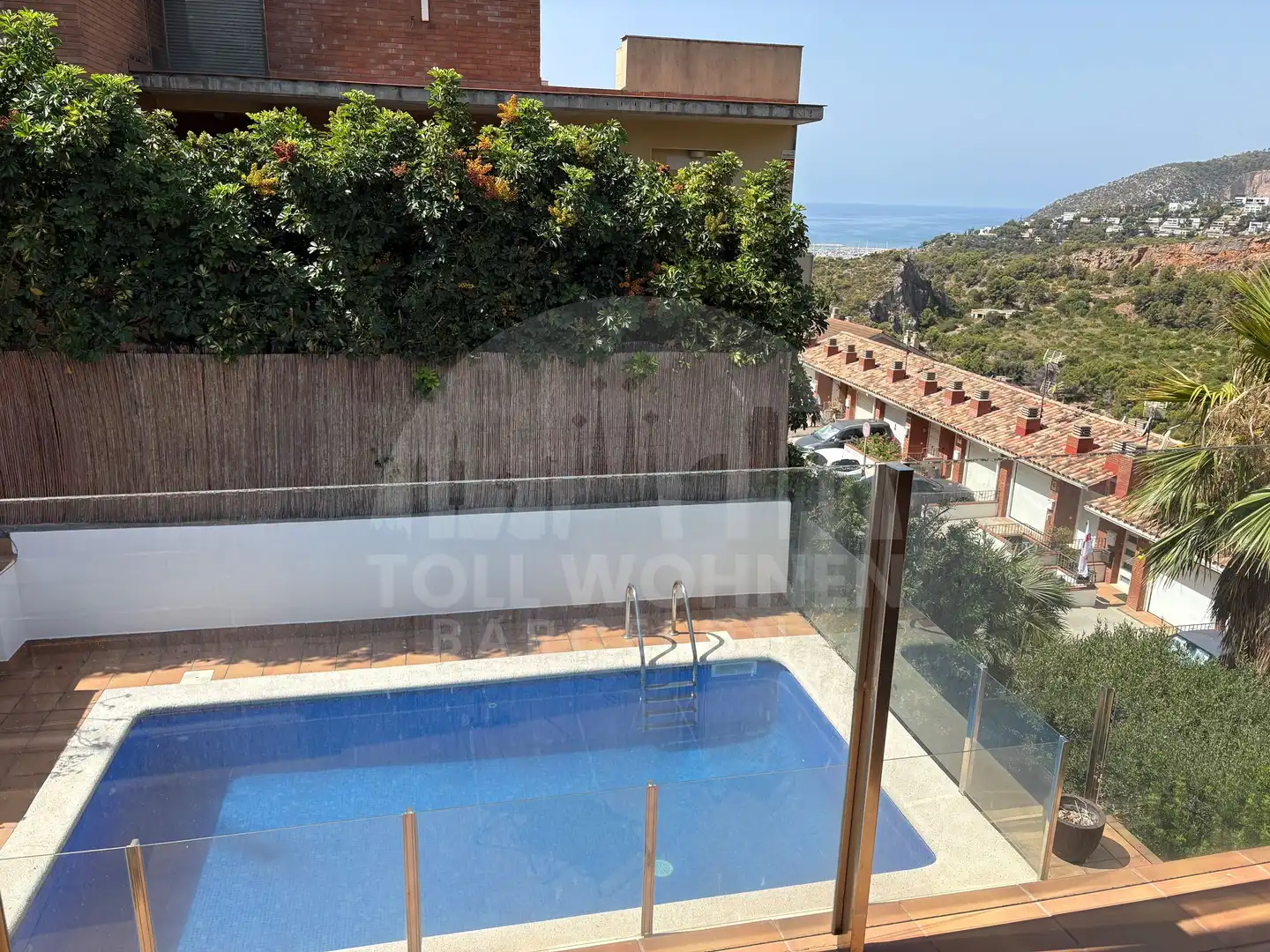 Swimming pool of Detached homes for sale in Castelldefels  with Air Conditioner, Heating and Terrace