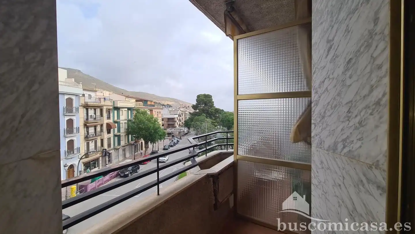 Außenansicht von Wohnung zum Verkauf in Jódar mit Balkon