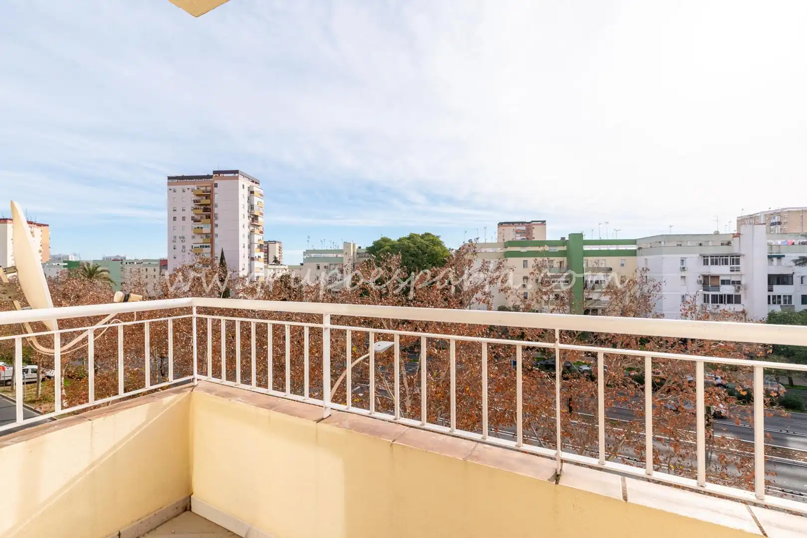 Exterior view of Flat for sale in Sevilla  with Air Conditioner and Balcony