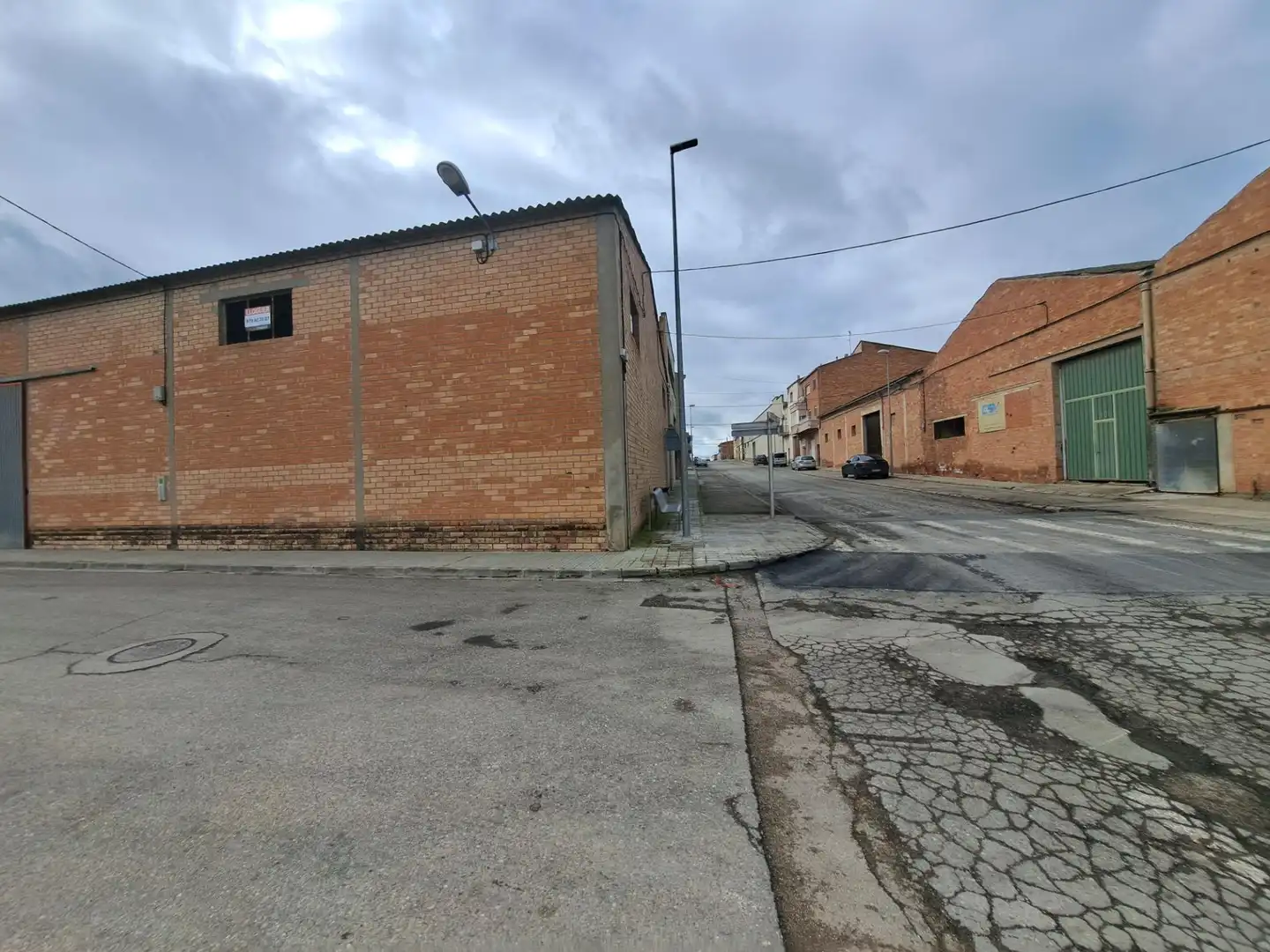 Vista exterior de Nave industrial de alquiler en Torregrossa