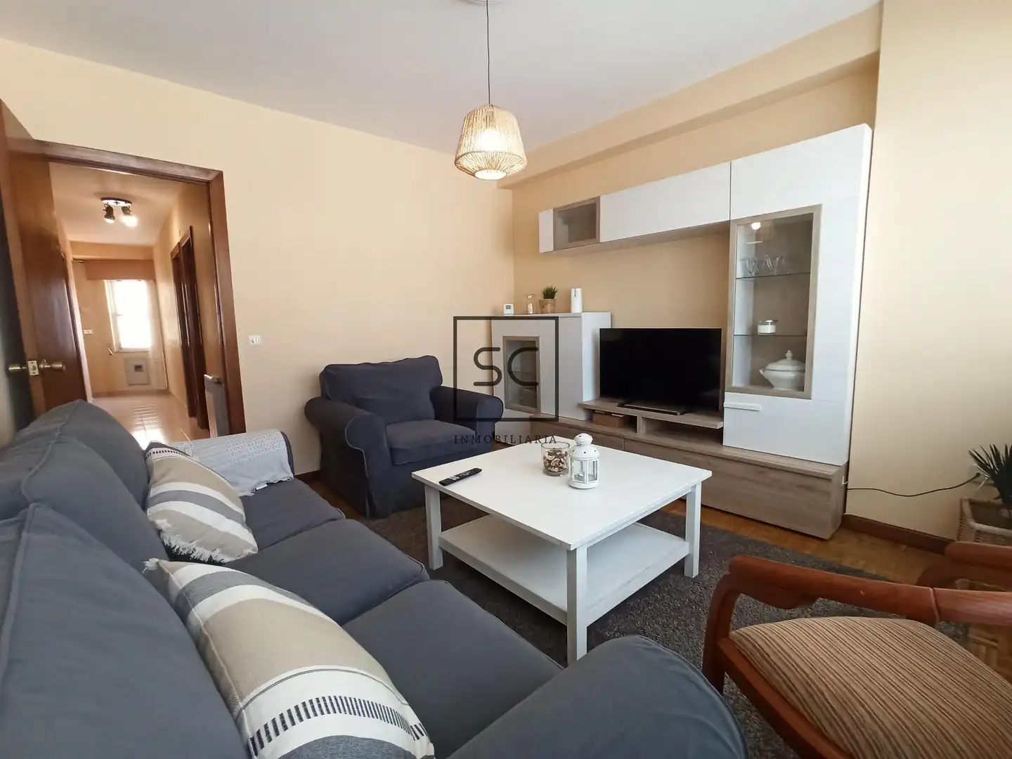 Sala de estar de Piso en venta en Pontedeume con Calefacción y Amueblado
