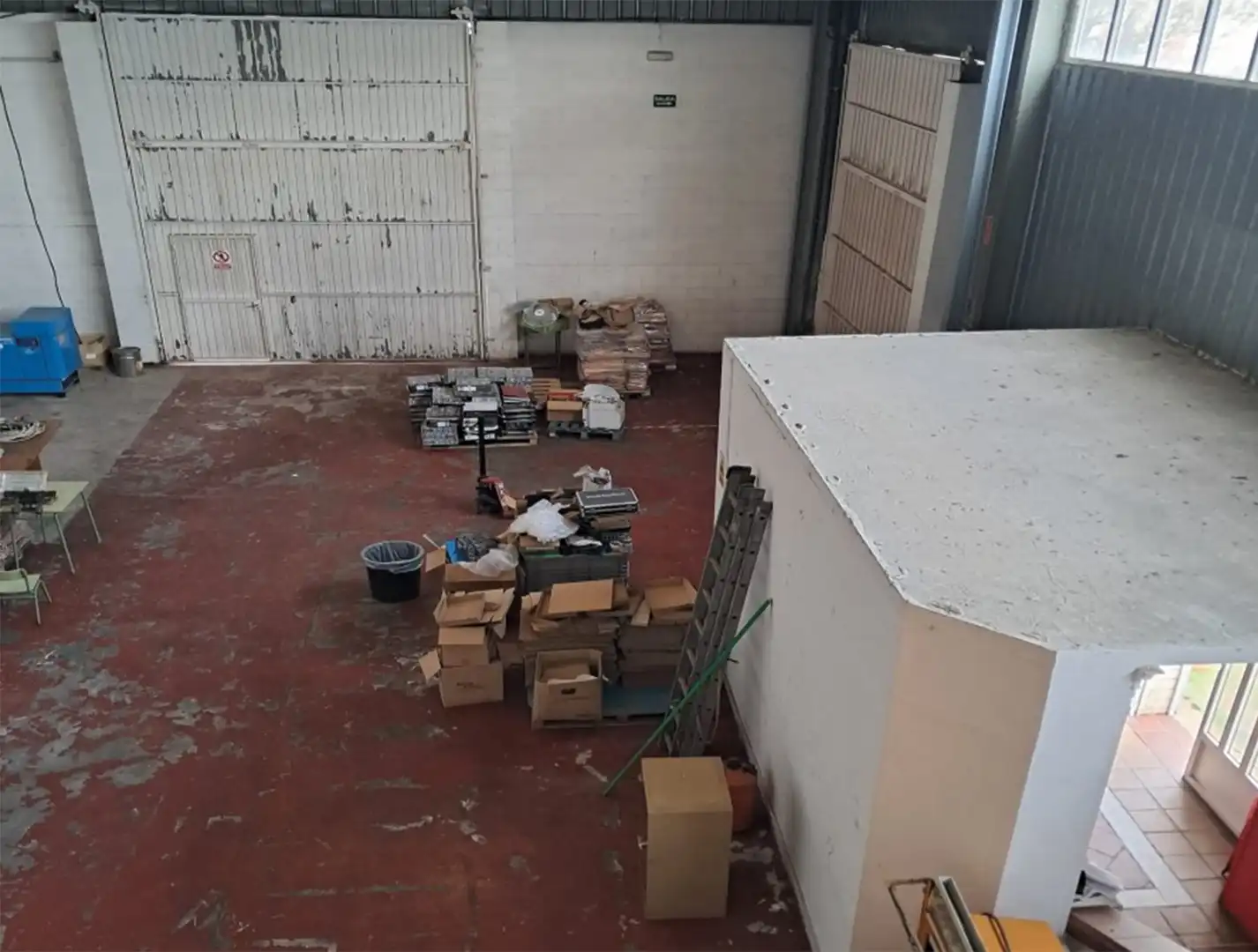 Nave industrial de alquiler en Sant Llorenç d'Hortons con Calefacción y Alarma