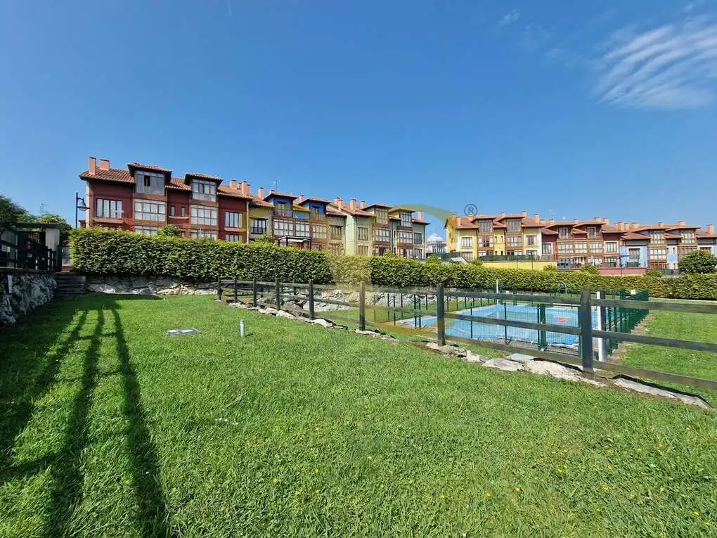 Vista exterior de Pis en venda en Ribadedeva amb Calefacció, Jardí privat i Traster