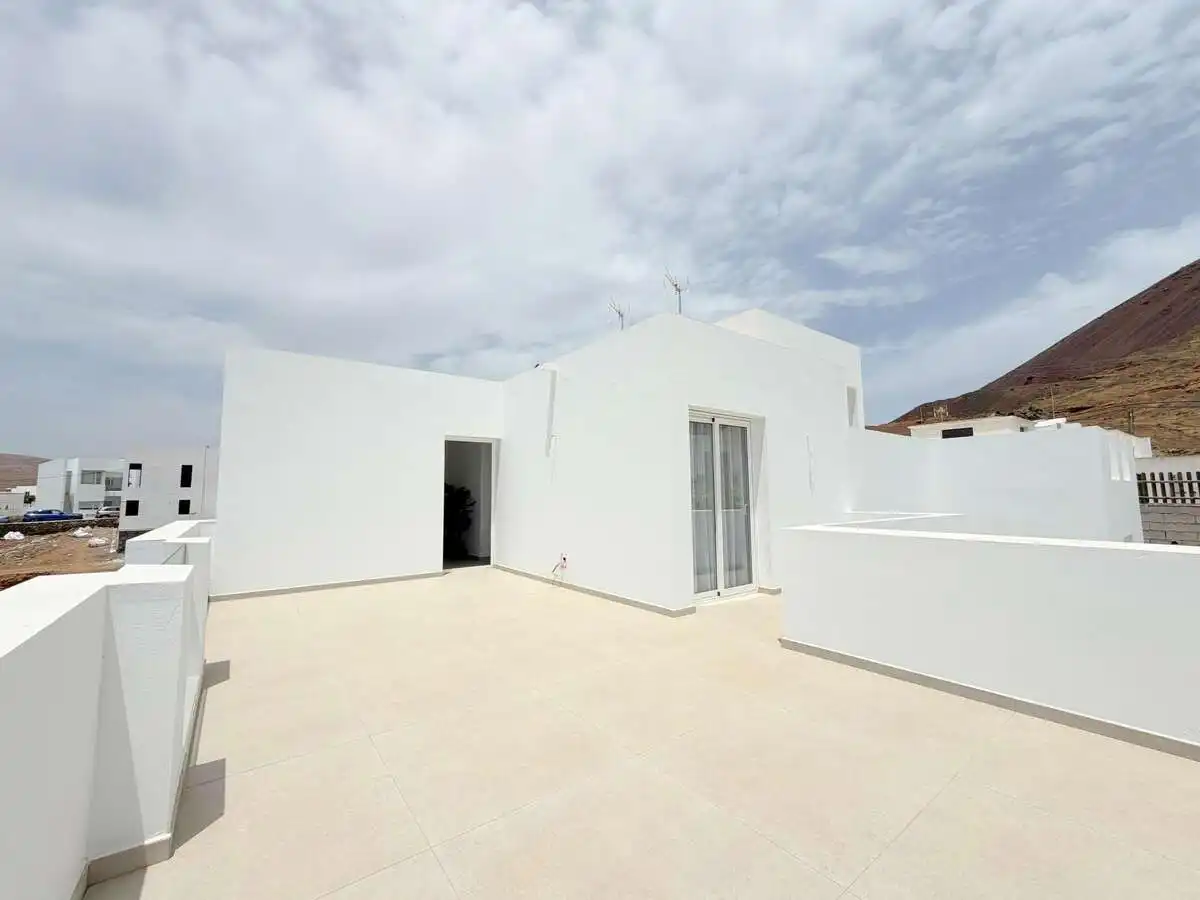 Vista exterior de Casa o chalet en venta en Teguise con Jardín privado y Terraza