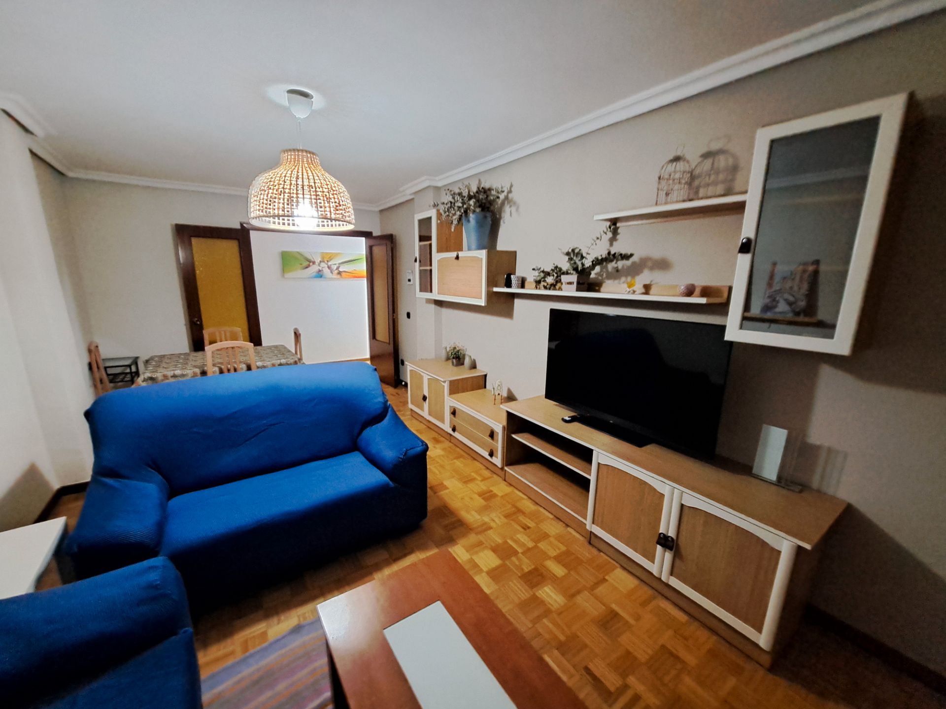 Living room of Flat to rent in León Capital   with Parquet flooring, Furnished and Oven