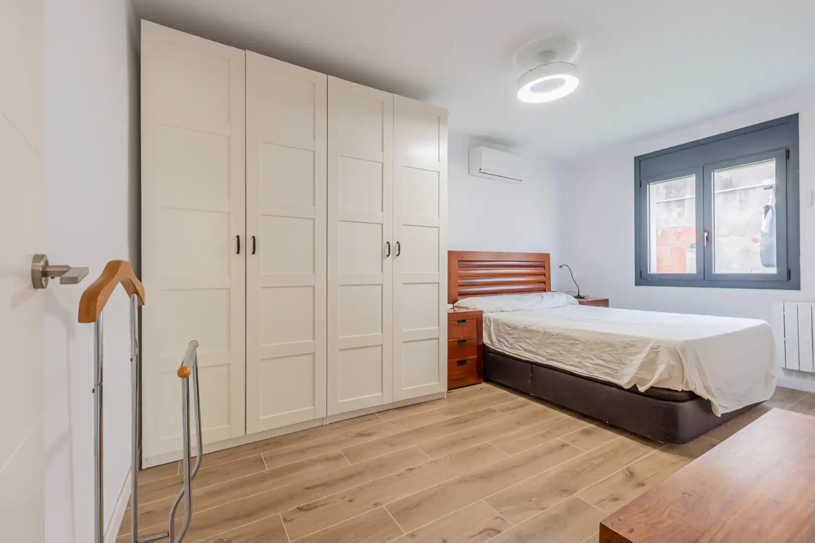 Dormitori de Casa o xalet en venda en Terrassa amb Aire condicionat, Calefacció i Jardí privat