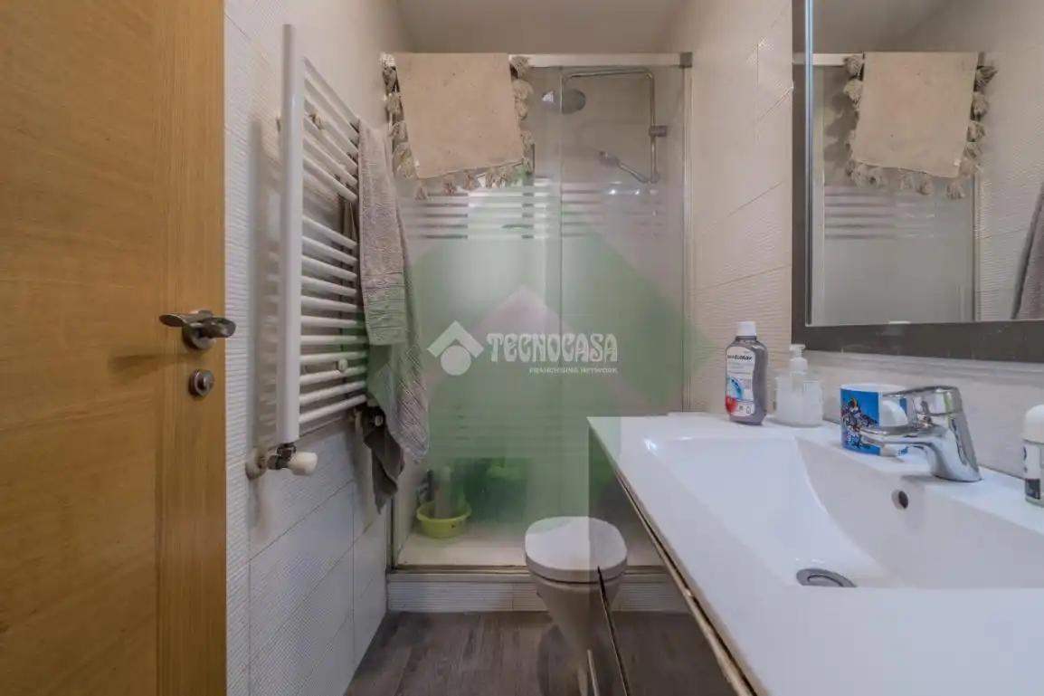 Bathroom of Flat for sale in Madrid  with Heating