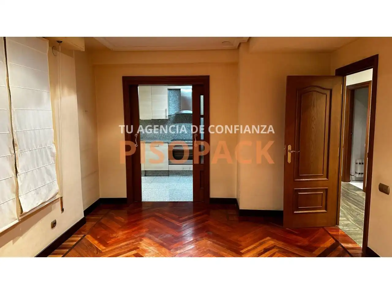 Piso en venta en  Pamplona / Iruña con Calefacción, Terraza y Balcón