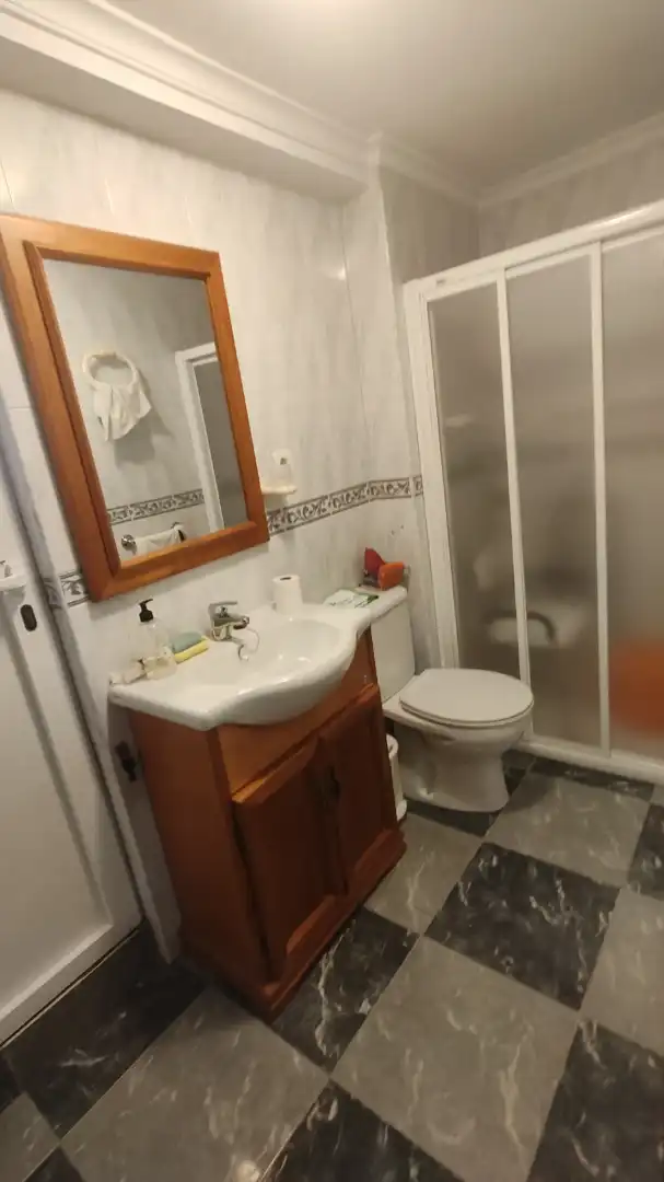 Bany de Casa o xalet en venda en Baza amb Moblat