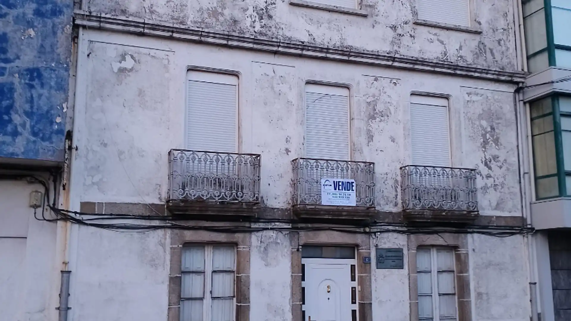 Vista exterior de Casa adosada en venda en Ribeira amb Jardí privat, Terrassa i Balcó