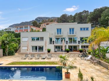 Detached house with pool for sale in El Montgó