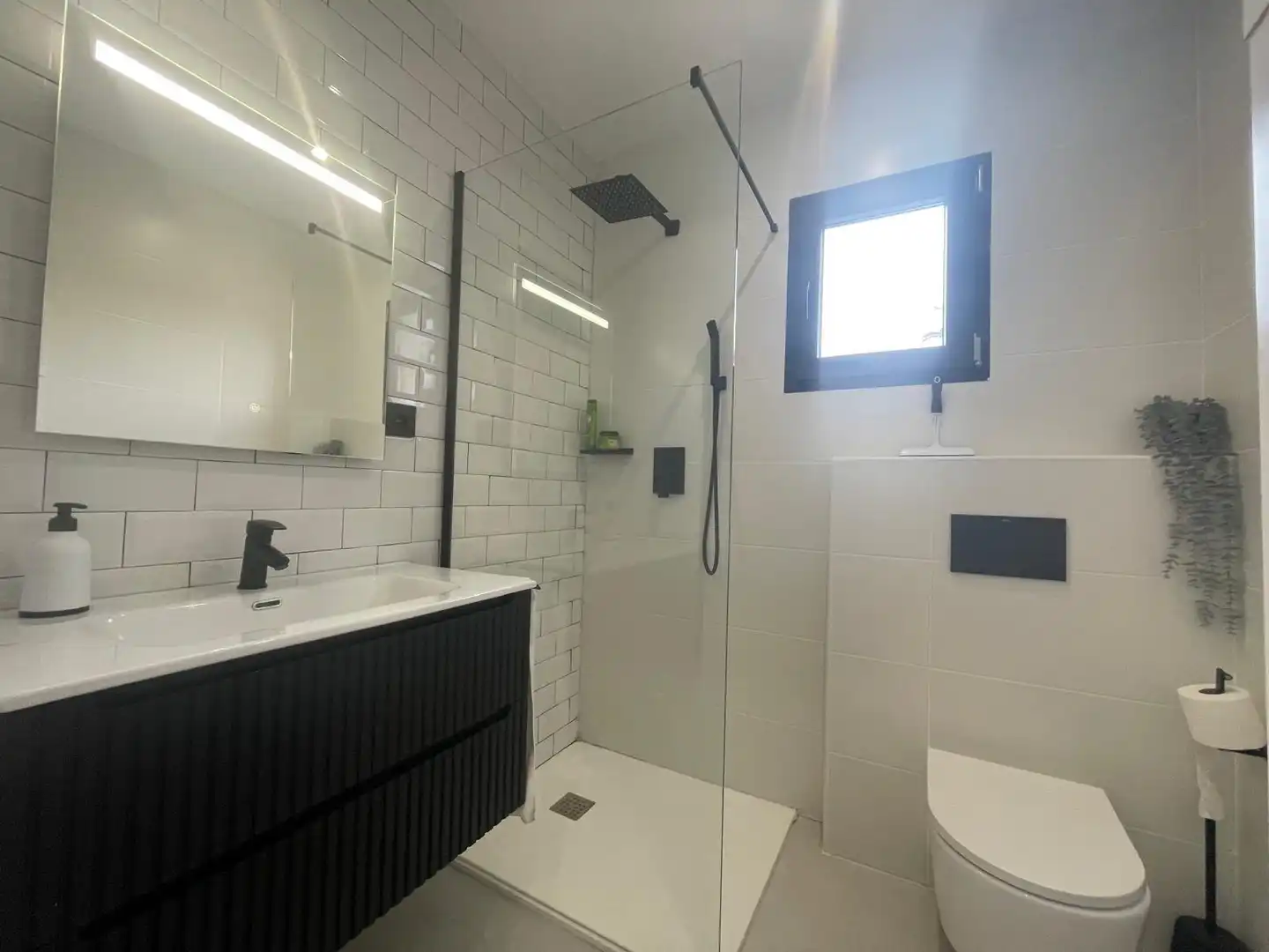Bany de Casa o xalet en venda en Elche / Elx amb Aire condicionat, Terrassa i Traster