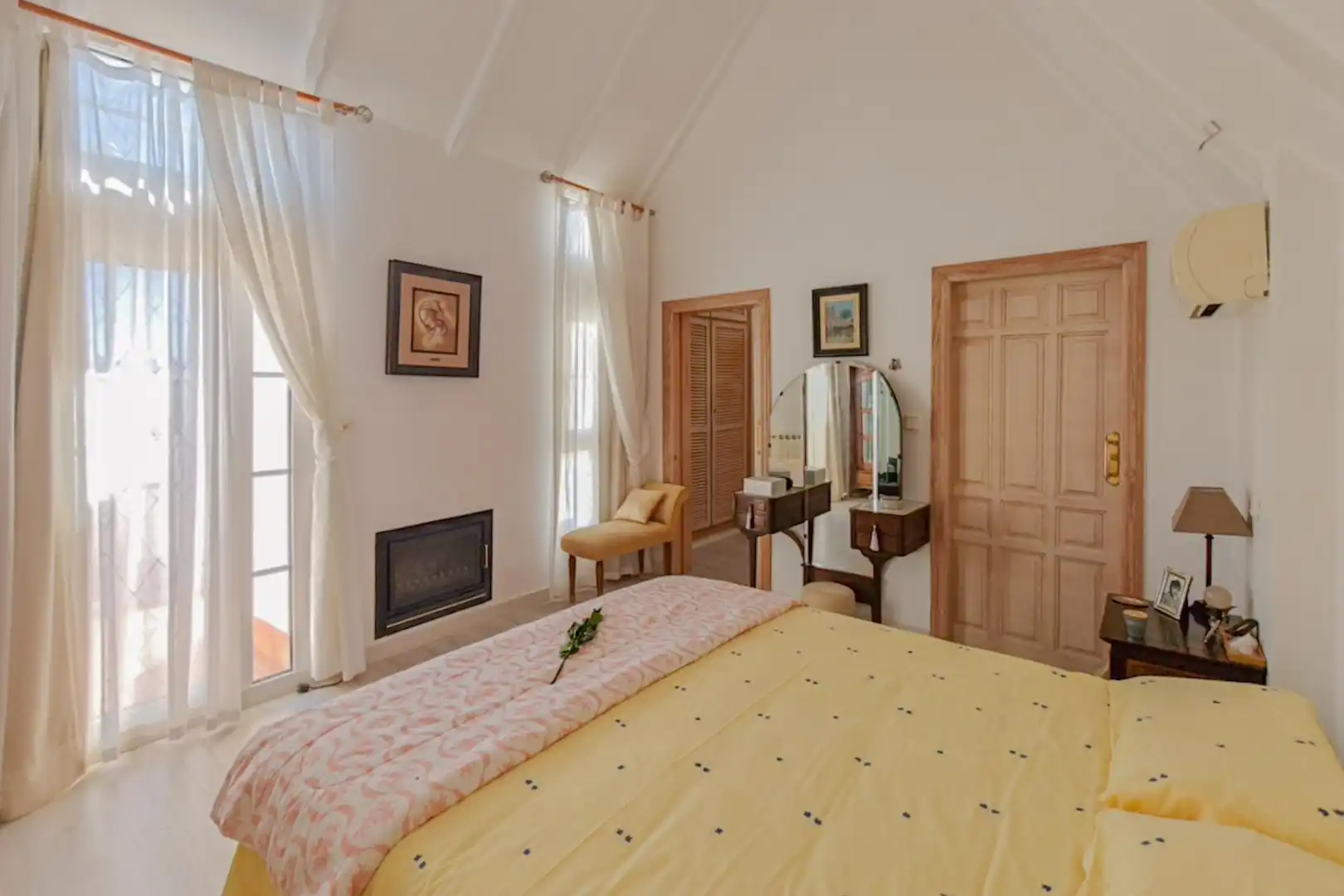 Schlafzimmer von Haus oder Chalet zum Verkauf in Torrelodones mit Heizung, Privatgarten und Terrasse