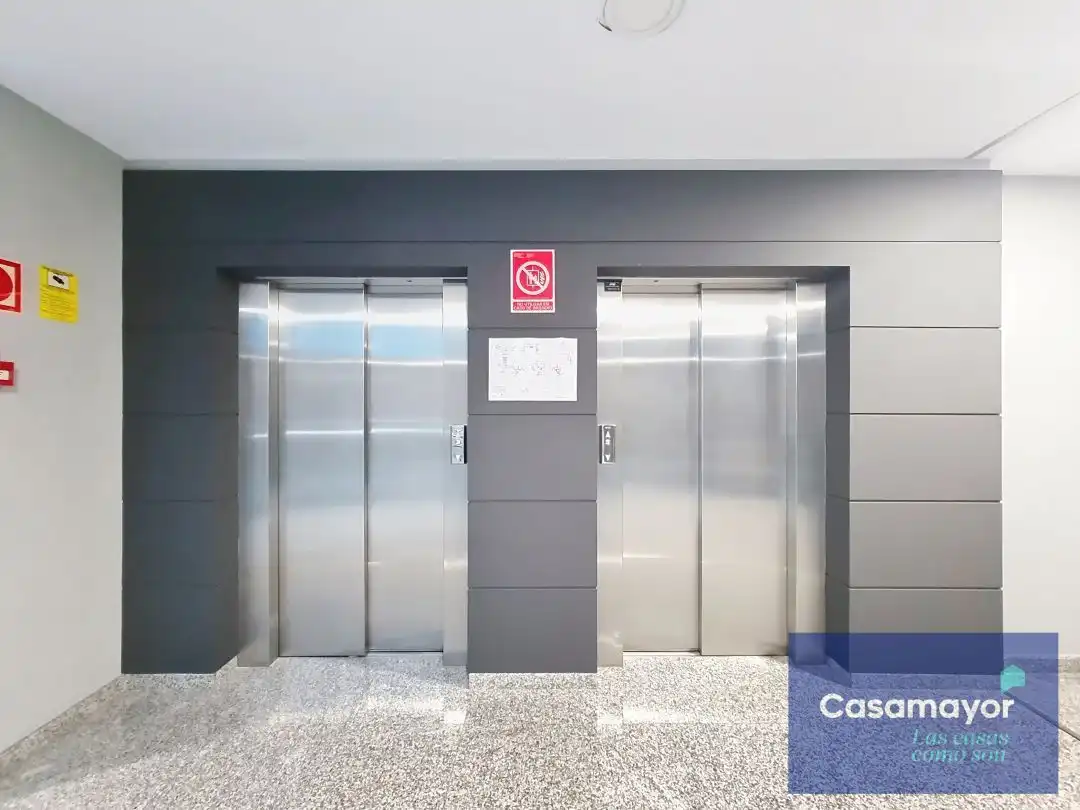 Ufficio con ascensore in affitto a Avinguda de Jean Claude Combaldieu, imagen 13