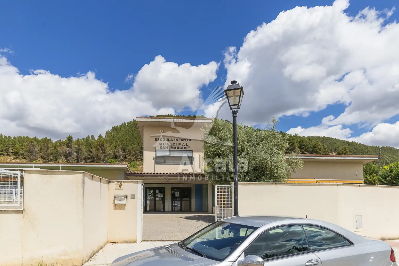 Vista exterior de Pis en venda en Chiloeches amb Calefacció, Traster i Balcó