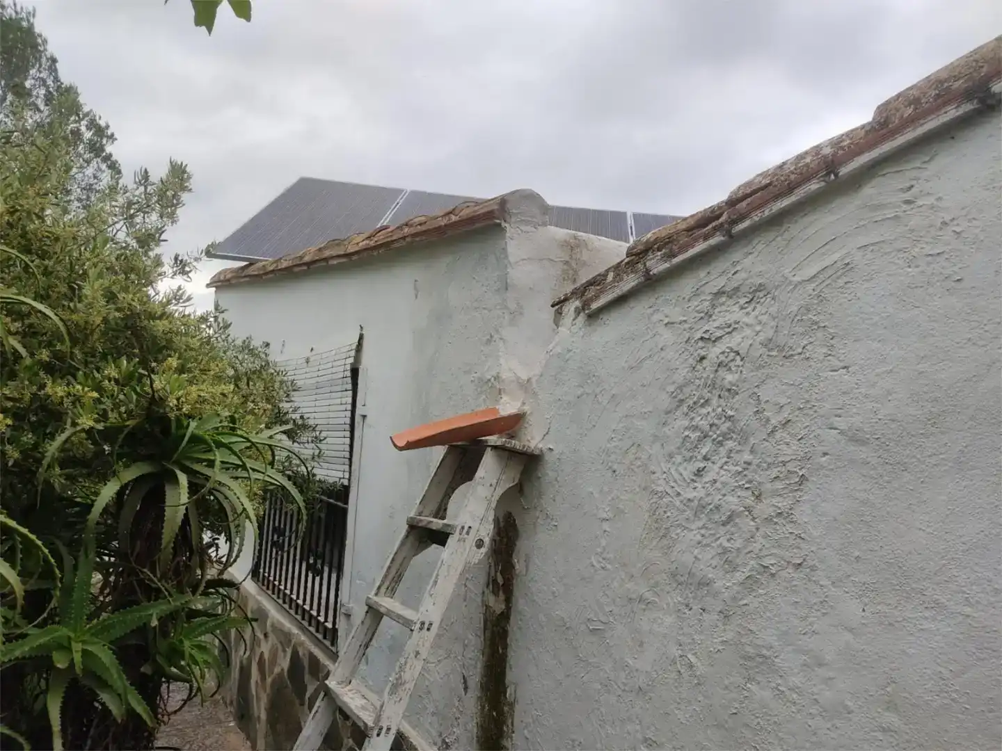 Vista exterior de Piso en venta en Chella con Jardín privado, Trastero y Piscina