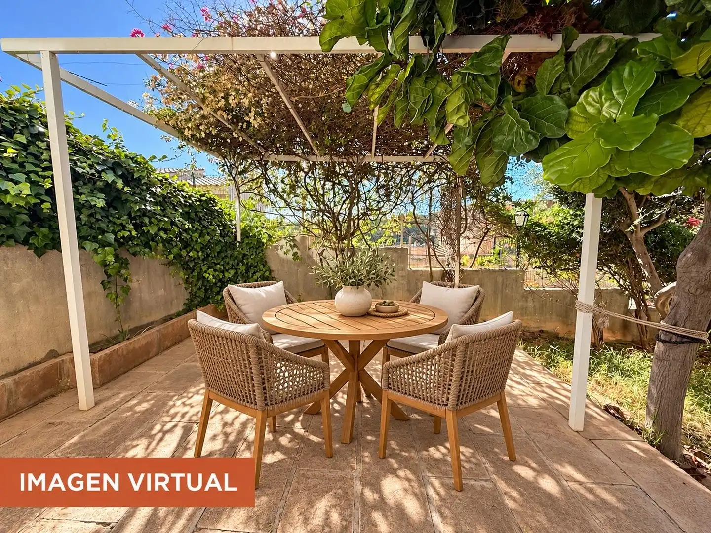 Terrasse von Haus zum Verkauf in  Palma de Mallorca mit Klimaanlage, Heizung und Privatgarten